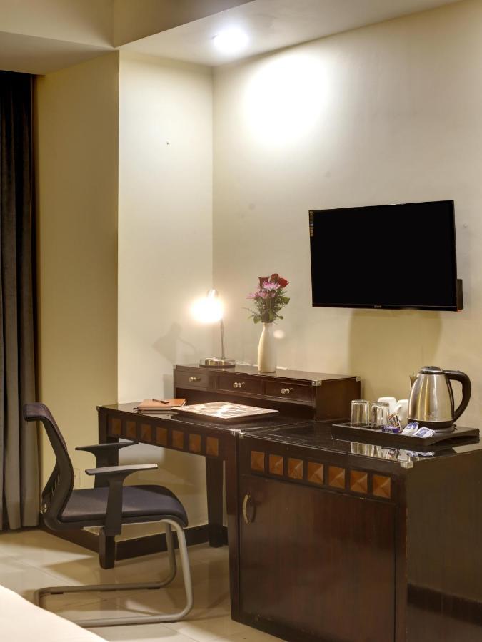 Lime Stays B&B Gk-2 At Greater Kailash Metro South Delhi Nearby Saket Select City Neu-Delhi Exterior foto
