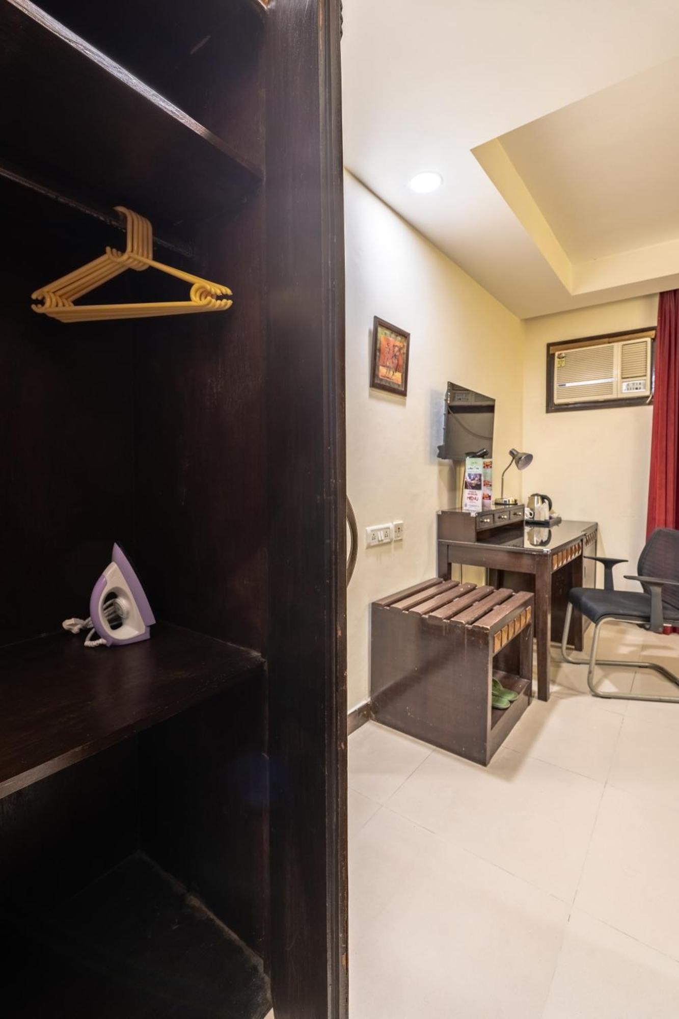 Lime Stays B&B Gk-2 At Greater Kailash Metro South Delhi Nearby Saket Select City Neu-Delhi Exterior foto